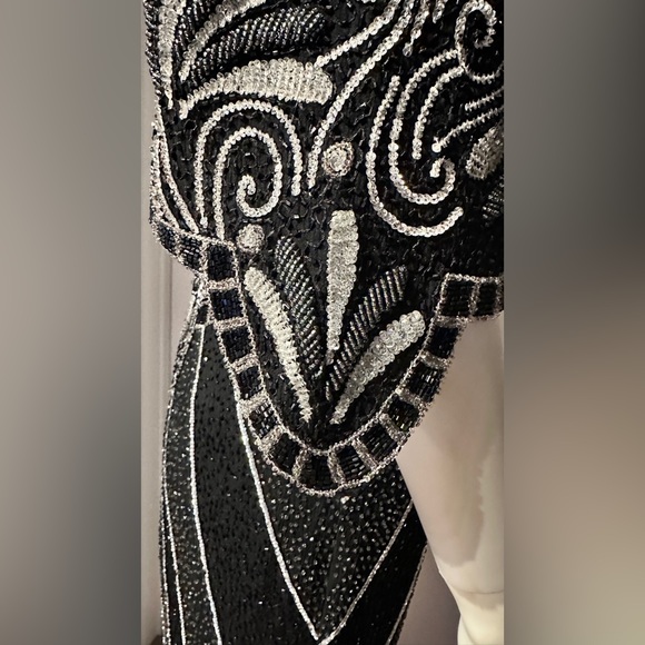 Vintage FRENCH COLLEZIONI silver sequin black silk gown, heavily beaded. - Picture 3 of 12